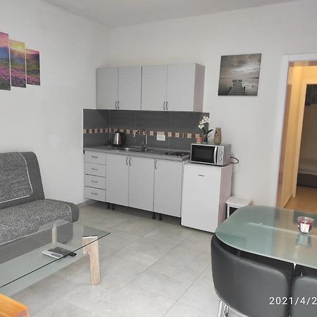 Apartmani Quattro Starigrad Paklenica Εξωτερικό φωτογραφία