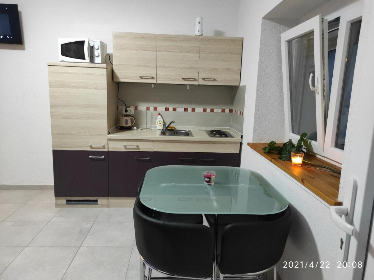 Apartmani Quattro Starigrad Paklenica Εξωτερικό φωτογραφία