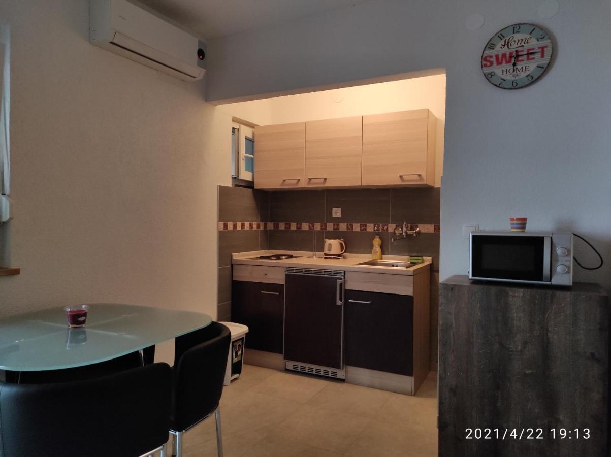 Apartmani Quattro Starigrad Paklenica Εξωτερικό φωτογραφία