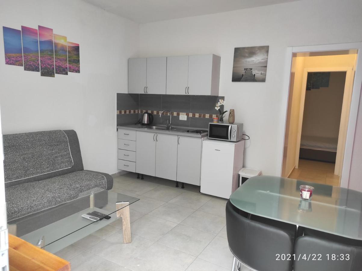 Apartmani Quattro Starigrad Paklenica Εξωτερικό φωτογραφία
