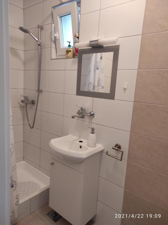 Apartmani Quattro Starigrad Paklenica Εξωτερικό φωτογραφία