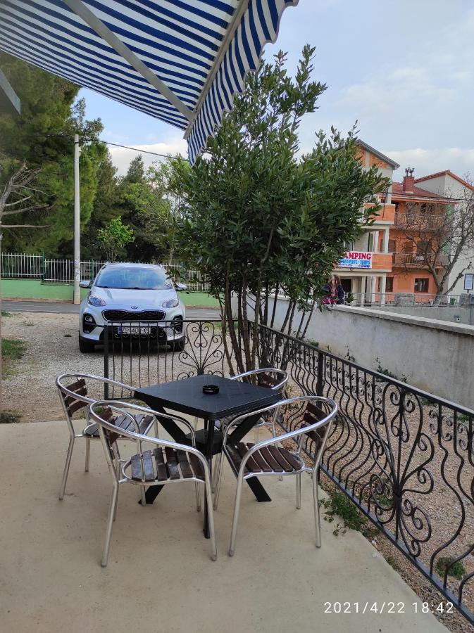 Apartmani Quattro Starigrad Paklenica Εξωτερικό φωτογραφία