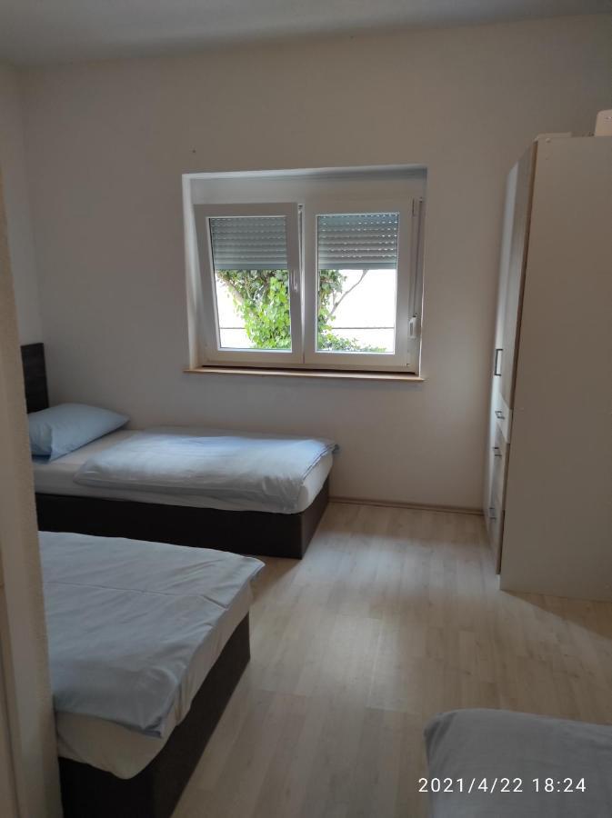Apartmani Quattro Starigrad Paklenica Εξωτερικό φωτογραφία