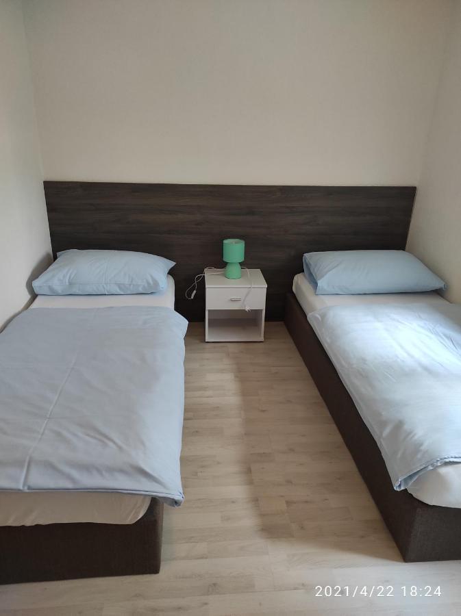 Apartmani Quattro Starigrad Paklenica Εξωτερικό φωτογραφία