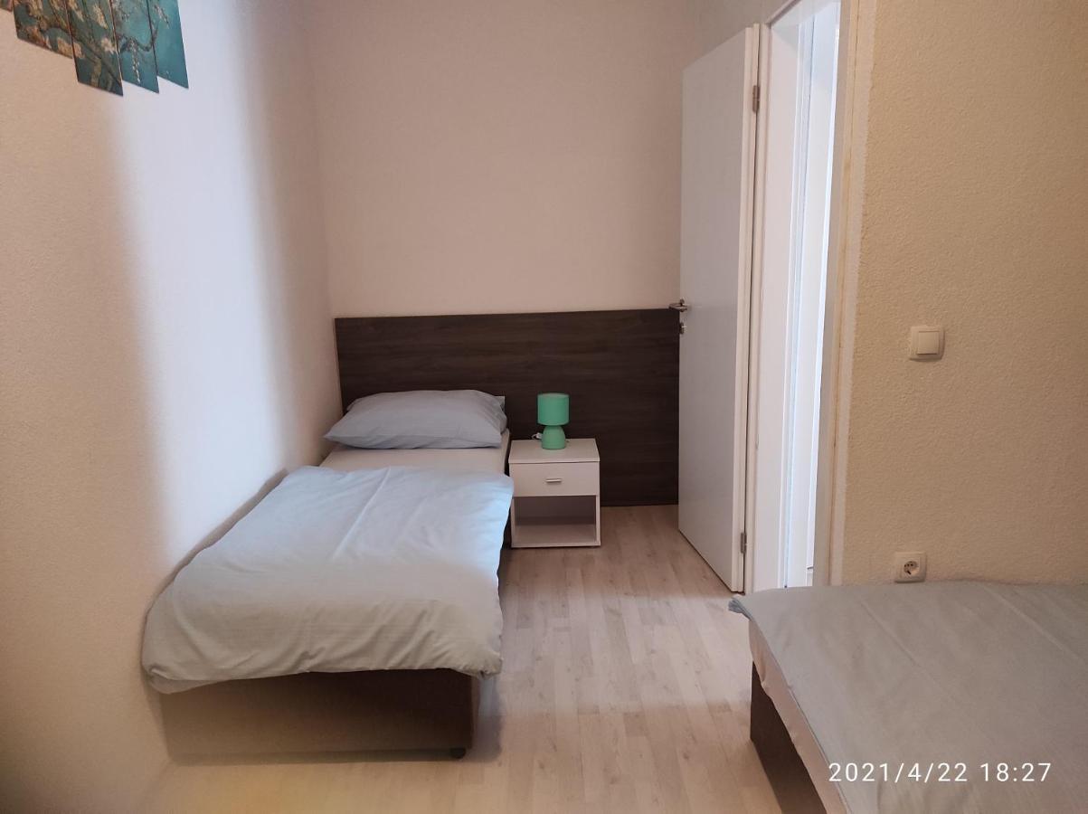 Apartmani Quattro Starigrad Paklenica Εξωτερικό φωτογραφία