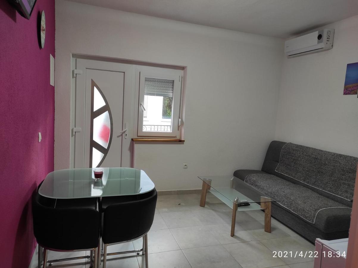 Apartmani Quattro Starigrad Paklenica Εξωτερικό φωτογραφία