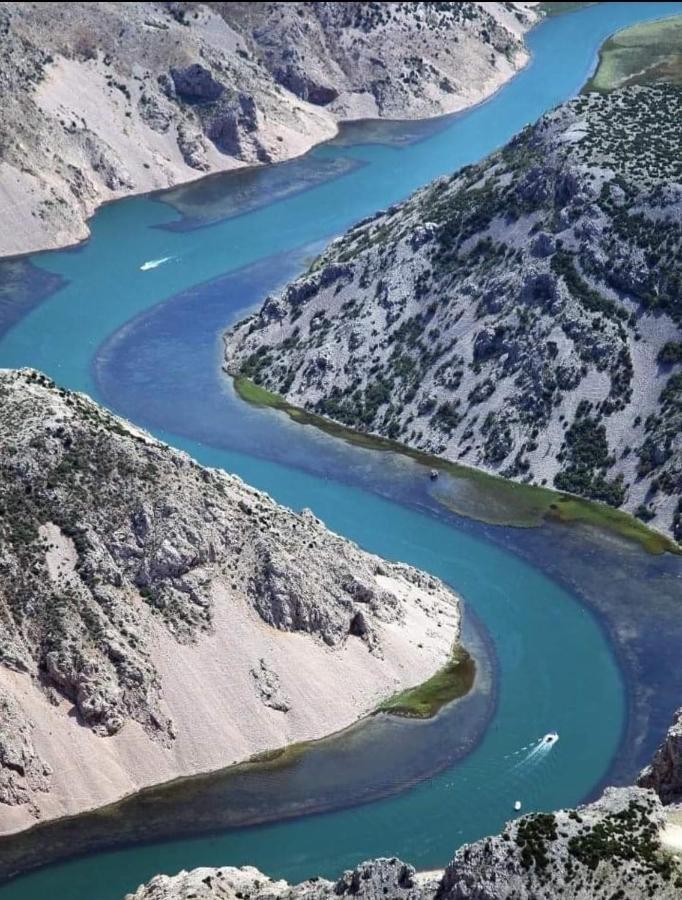 Apartmani Quattro Starigrad Paklenica Εξωτερικό φωτογραφία