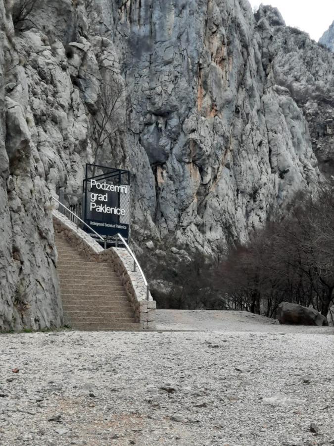 Apartmani Quattro Starigrad Paklenica Εξωτερικό φωτογραφία